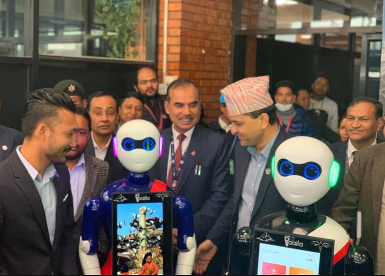 अब त्रिभुवन विमानस्थलमा रोबोटको सेवा