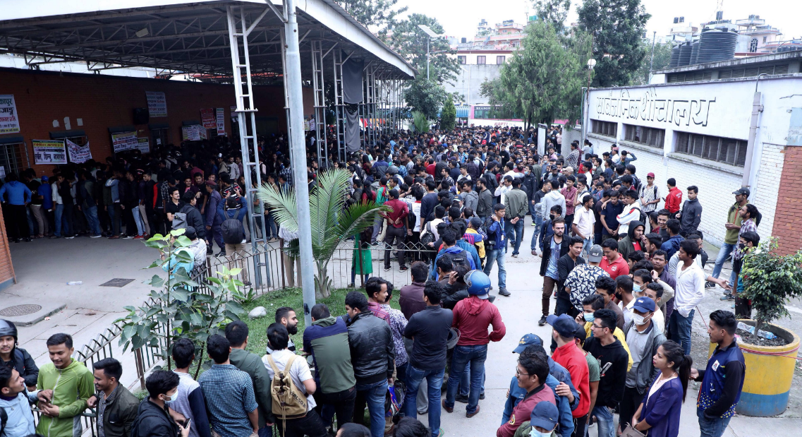 दशैंलाई जहाजमा टिकट बुक जारी, बसमा अन्यौल