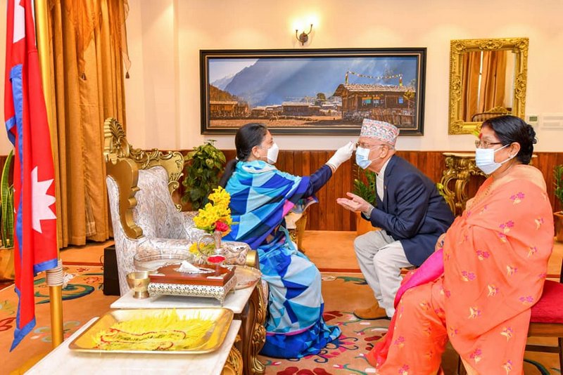 आज बडादशैं, टिका जमरा र आर्शिवाद लेनदेन गरी मनाइयो