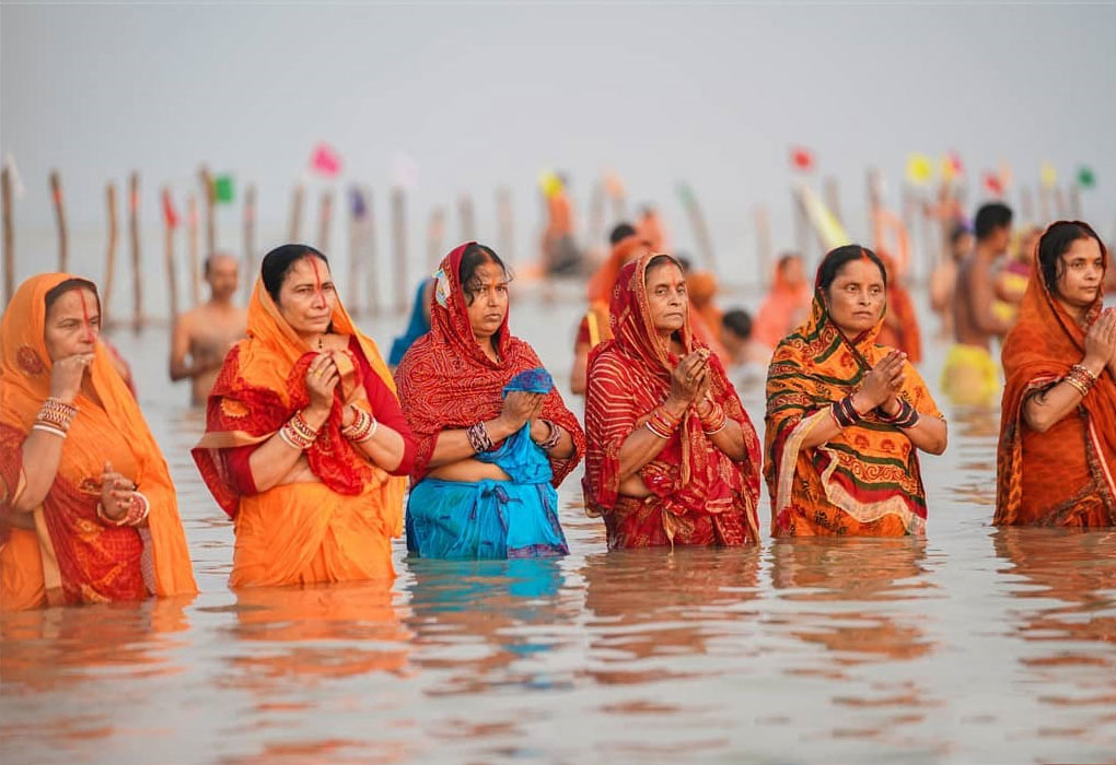 आज छठको मूख्य दिन, अस्ताउँदो सूर्यको पूजा आराधना