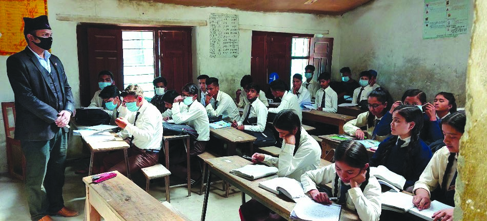 बन्द भए देशभरका स्कुल, उडान जारी रहने