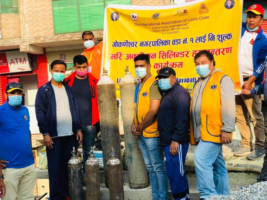 लायन्स क्लब अफ काठमाडौँ नयाँपाटी भिक्टोरिसद्वारा अक्सिजन सिलिन्डर हस्तान्तरण