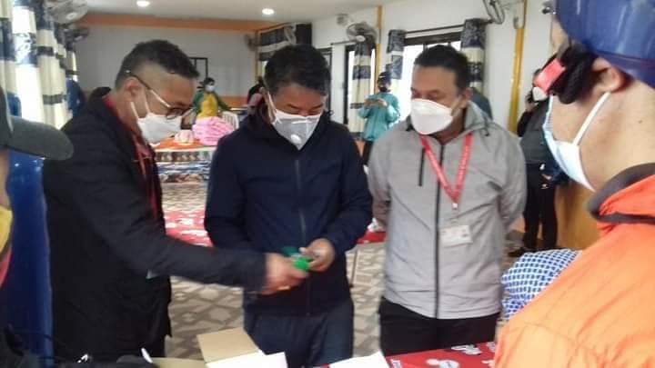 प्रदेश संसद छिरिङ दोर्जे लामाको समन्वयमा आइसोलेशन सेन्टर संचालन