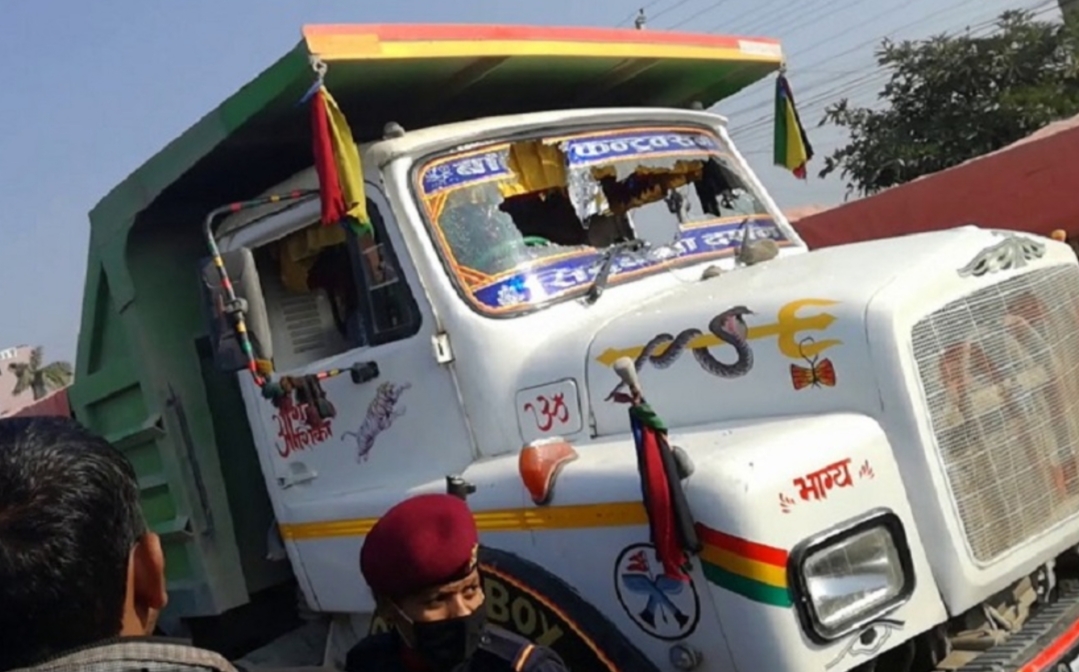 गोकर्णमा ट्रिपरले ठक्कर दिँदा एकको मृत्‍यु