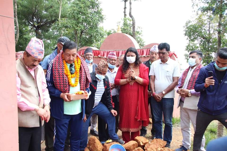 गोकर्णेश्वरका नगर प्रमुखले दक्षिणकालीमा मन्दिर शिलान्यास गरे