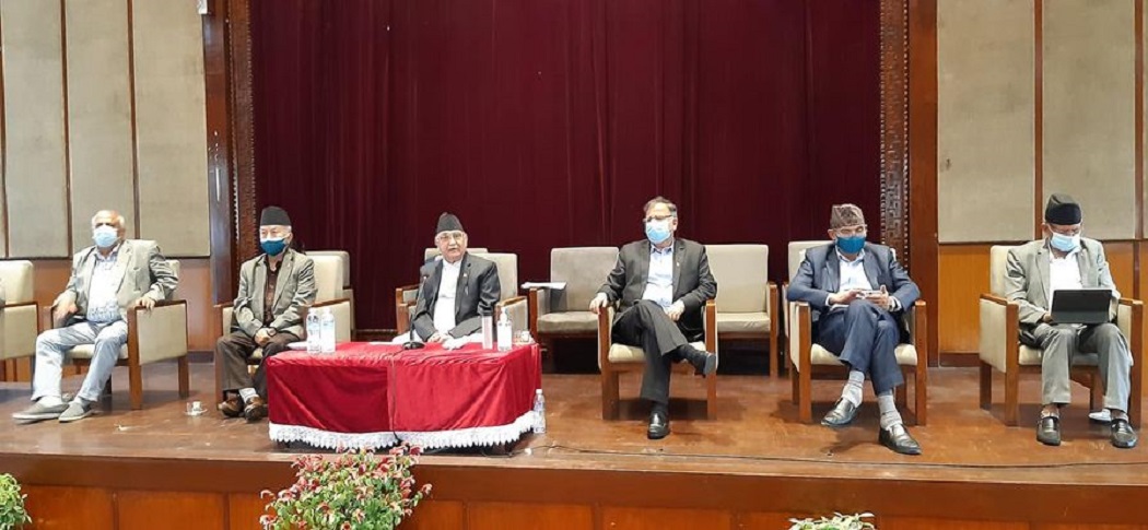 दाहाल-नेपाल बामपन्थी होइनन्, बाम एकता हुँदैन : ओली