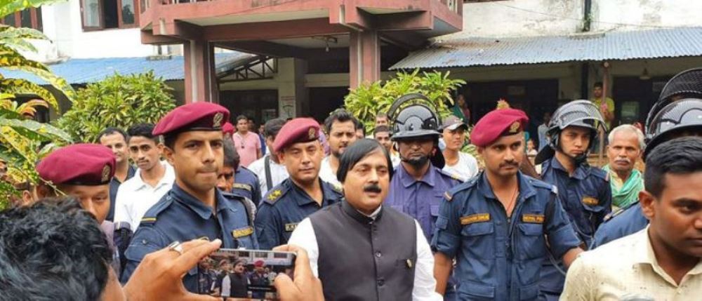 जिउँदै मान्छे जलाएको आरोपमा जेलमा रहेका आलमलाई उम्मेदवार सिफारिस गरेपछि कांग्रेसको आलोचना