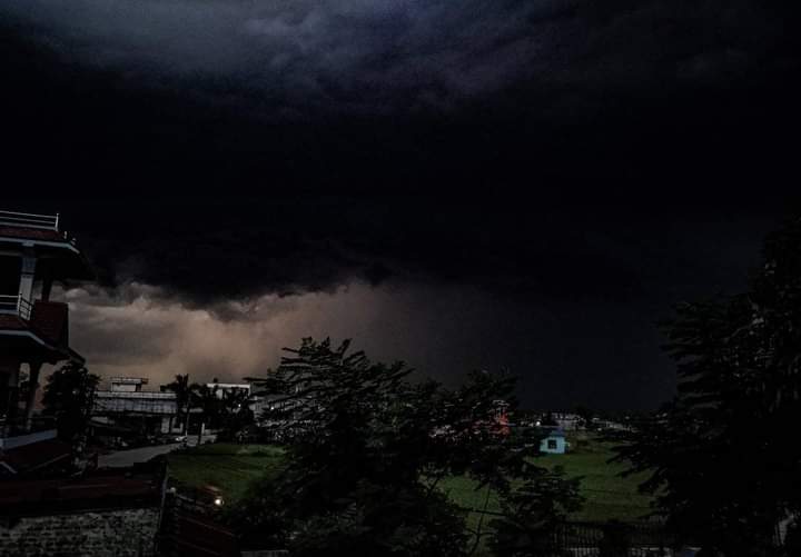 चितवनमा विनासकारी हुरि, तीन जनाको मृत्यु