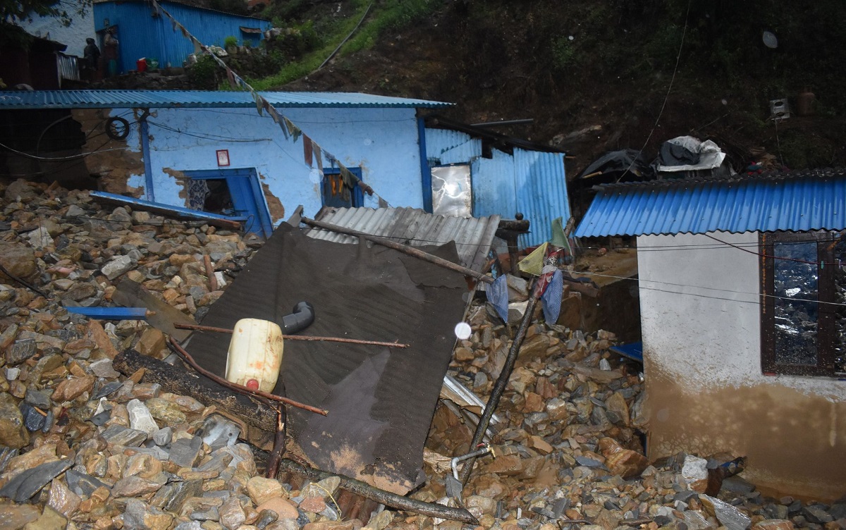चन्द्रागिरिमा दुई घरमा बाढी पस्दा लाखौंको क्षति