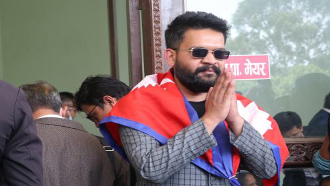 मेयर बालेन सिंहदरबारसँग आक्रोसित, फोहोर नउठाउने घोषणा
