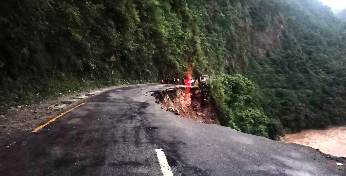 मुग्लिन-आबुखैरेनी खण्डमा आज साना सवारीलाई मात्र अनुमती