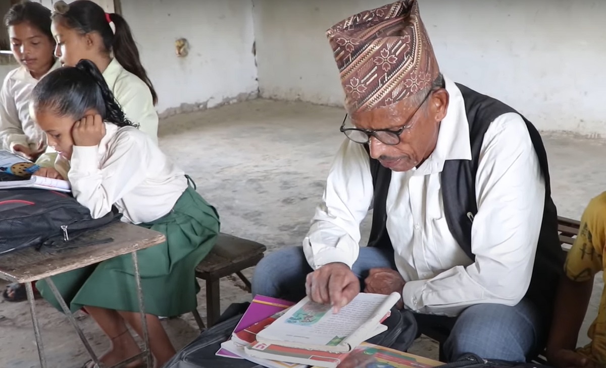 ५ कक्षामा भर्ना भए ६१ वर्षीय रिमबहादुर
