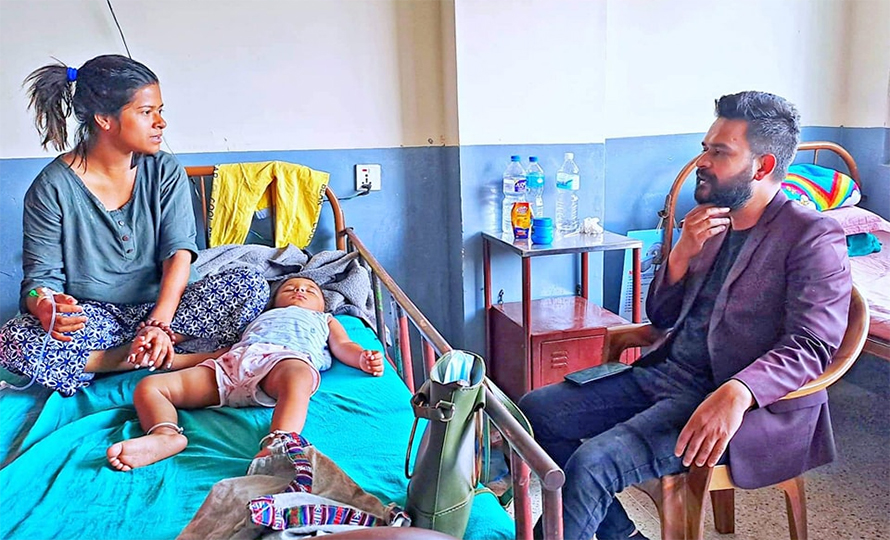 निहारिकालाई भेट्दै बालेनले भने : यो अत्याचार हो