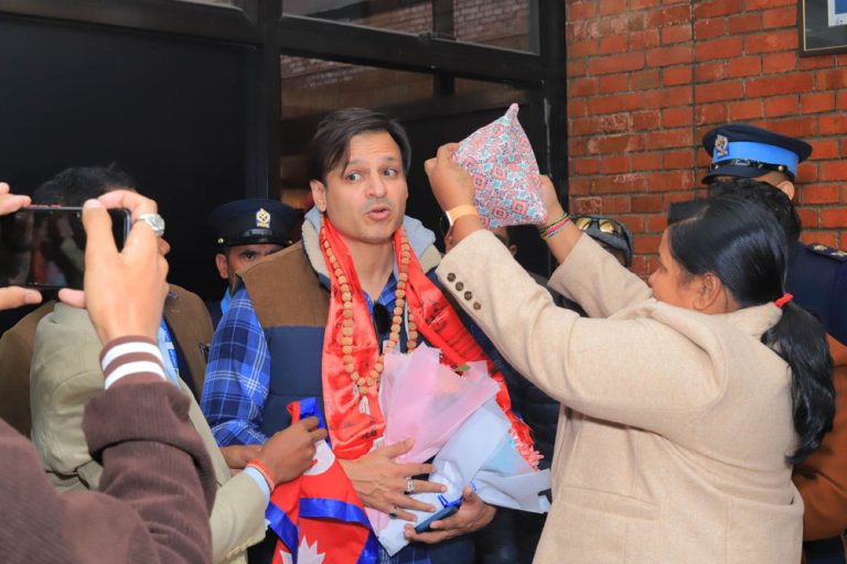 बलिउड अभिनेता विवेक ओबराय नेपाल भ्रमणमा