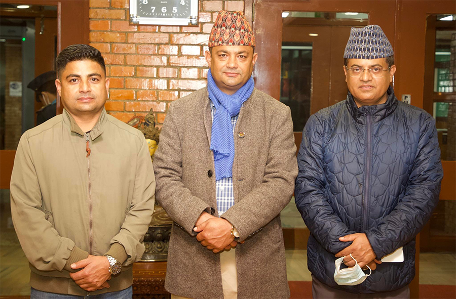 स्वास्थ्य मन्त्री गिरी स्वीटजरल्याण्डतर्फ