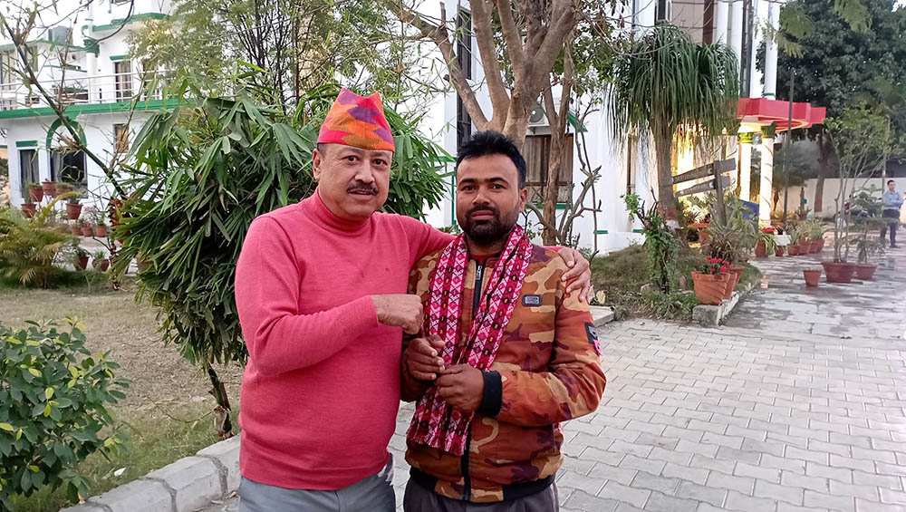 जथाभावी बाटो काट्नेलाई कैलालीमा मेयरले लगाइदिए खादा