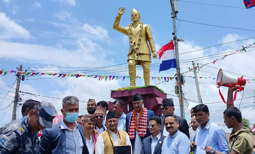 इनरुवामा बनाइयो विपिको पूर्ण कदको सालिक