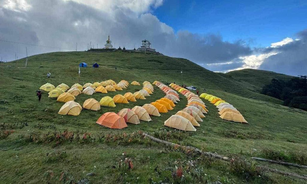 शैलुङमा स्पार्क एड्भेञ्चरको टीम, टेण्टमा बास