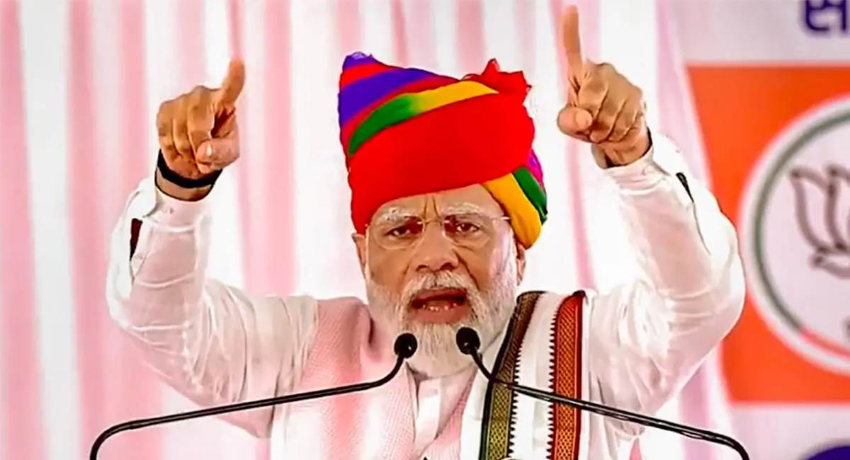 भारतीय प्रधानमन्त्री मोदीको सार्वजनिक जीवनमा २५ वर्ष पूरा