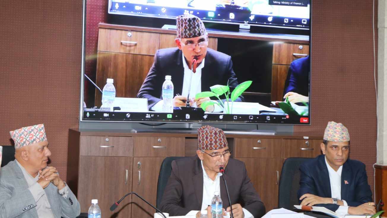 राजस्वको लक्ष्य भेटाउने गरि काम गर्न अर्थमन्त्रीको निर्देशन