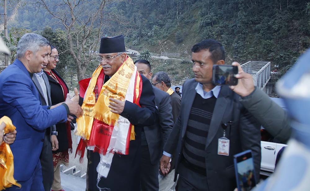 रविमाथि सरकारले पूर्वाग्रह गरेको छ : प्रचण्ड