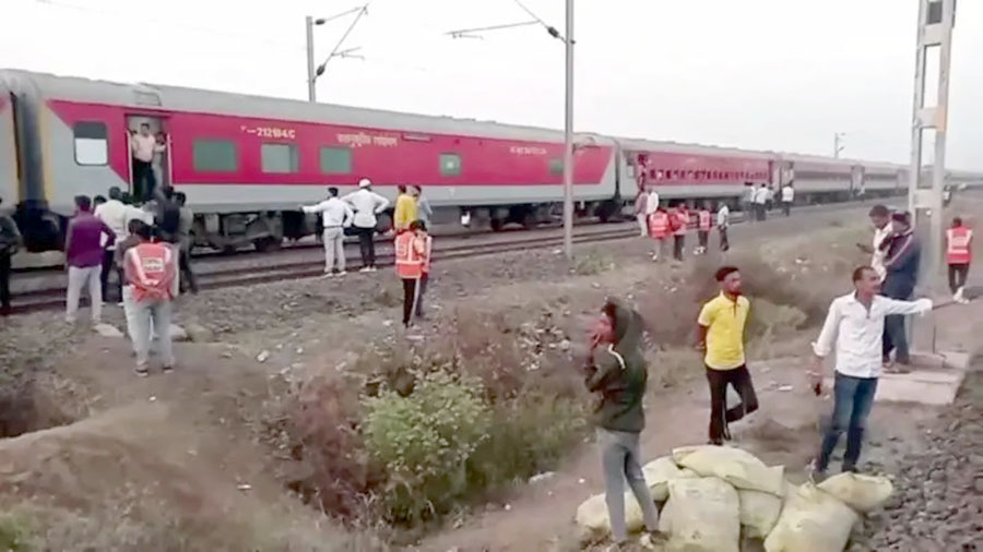 भारतमा भएको रेल दुर्घटनाप्रति परराष्ट्र मन्त्रीद्धारा दुख व्यक्त
