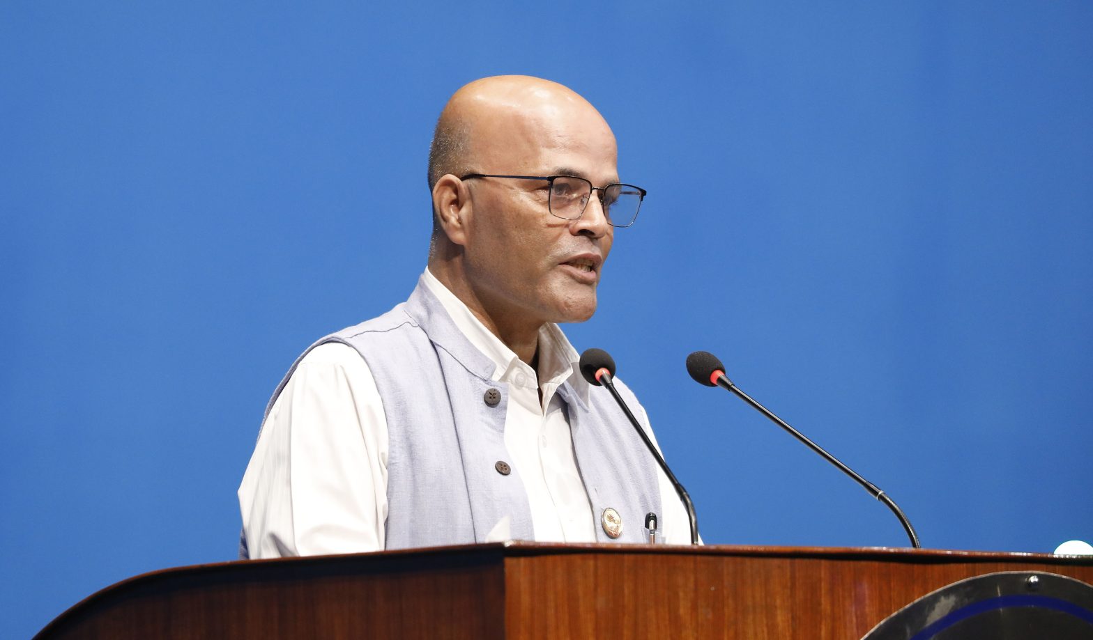 संसदमा सांसद सिंहले पाँच वटा जिल्लाबाहेक अरु भाडामा दिए हुन्छ’ भन्ने अभिव्यक्ति दिएपछि….