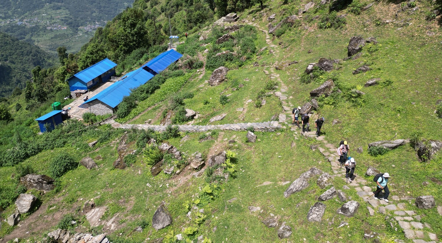 चन्दा सङ्कलन गरी २७ किलोमिटर पदमार्ग निर्माण