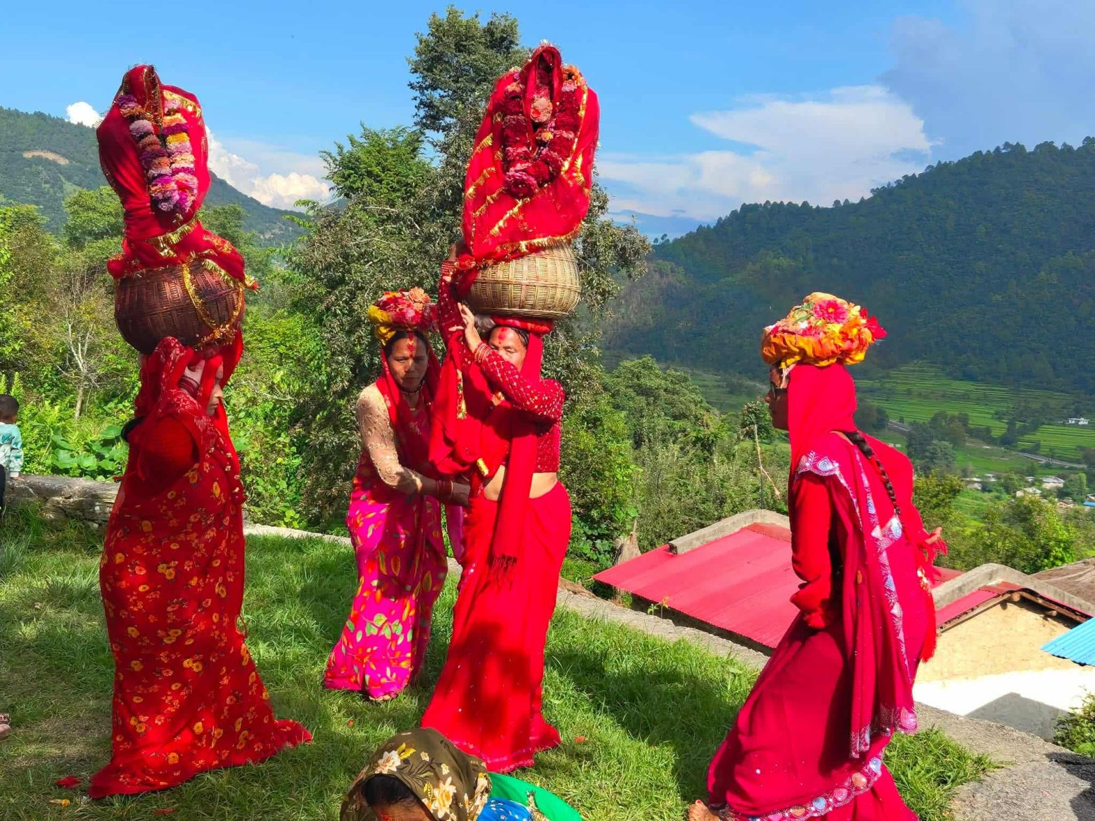 सुदूरपश्चिममा गौरा पर्व सुरु स् घरघरमा बिरुडा राखी मनाइँदै