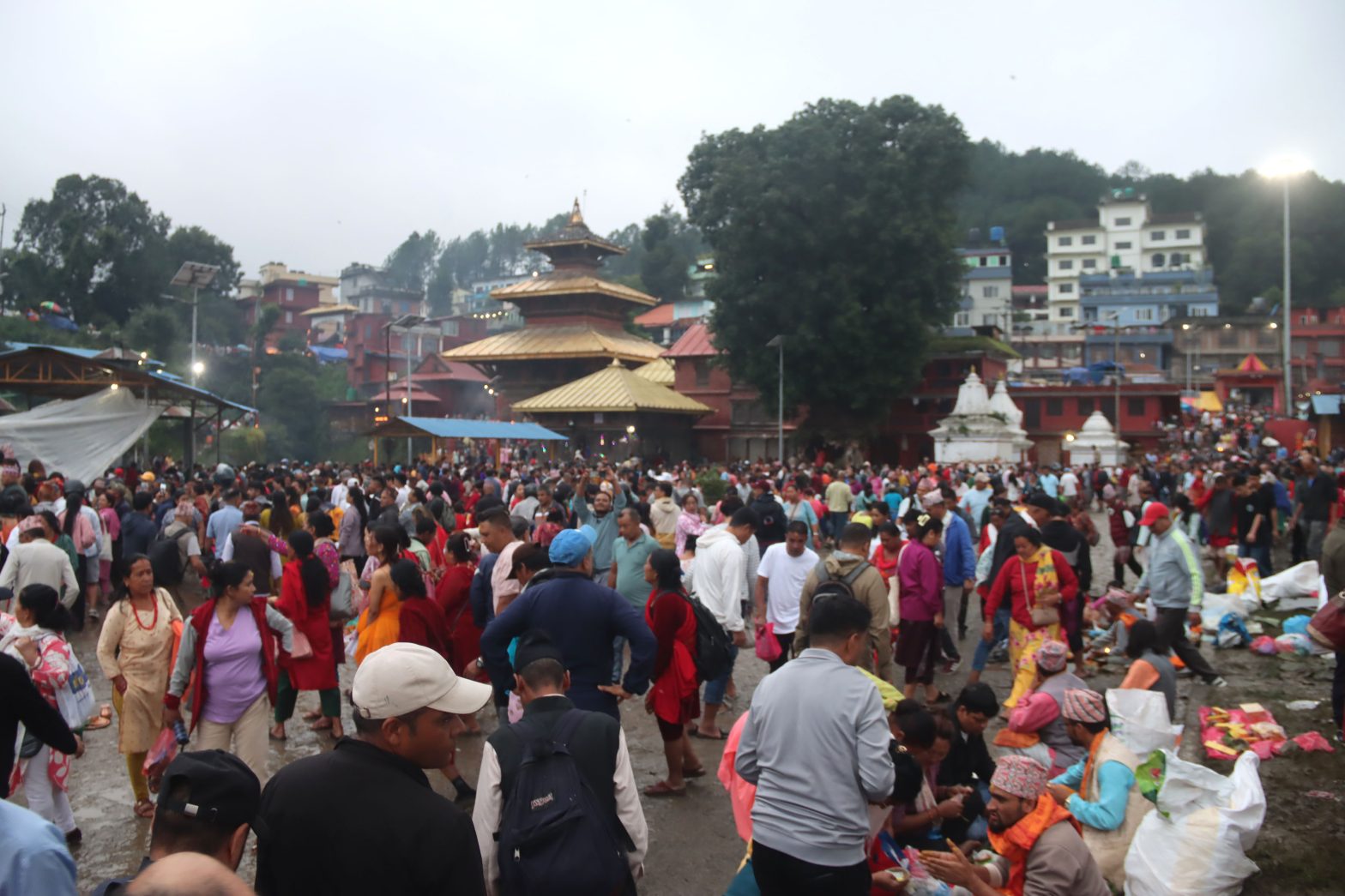 भाद्रकृष्ण औँसी : पितृप्रति श्रद्धा प्रकट गर्न बिहानैदेखि गोकर्णेश्वरमा हजारौँ भक्तजन