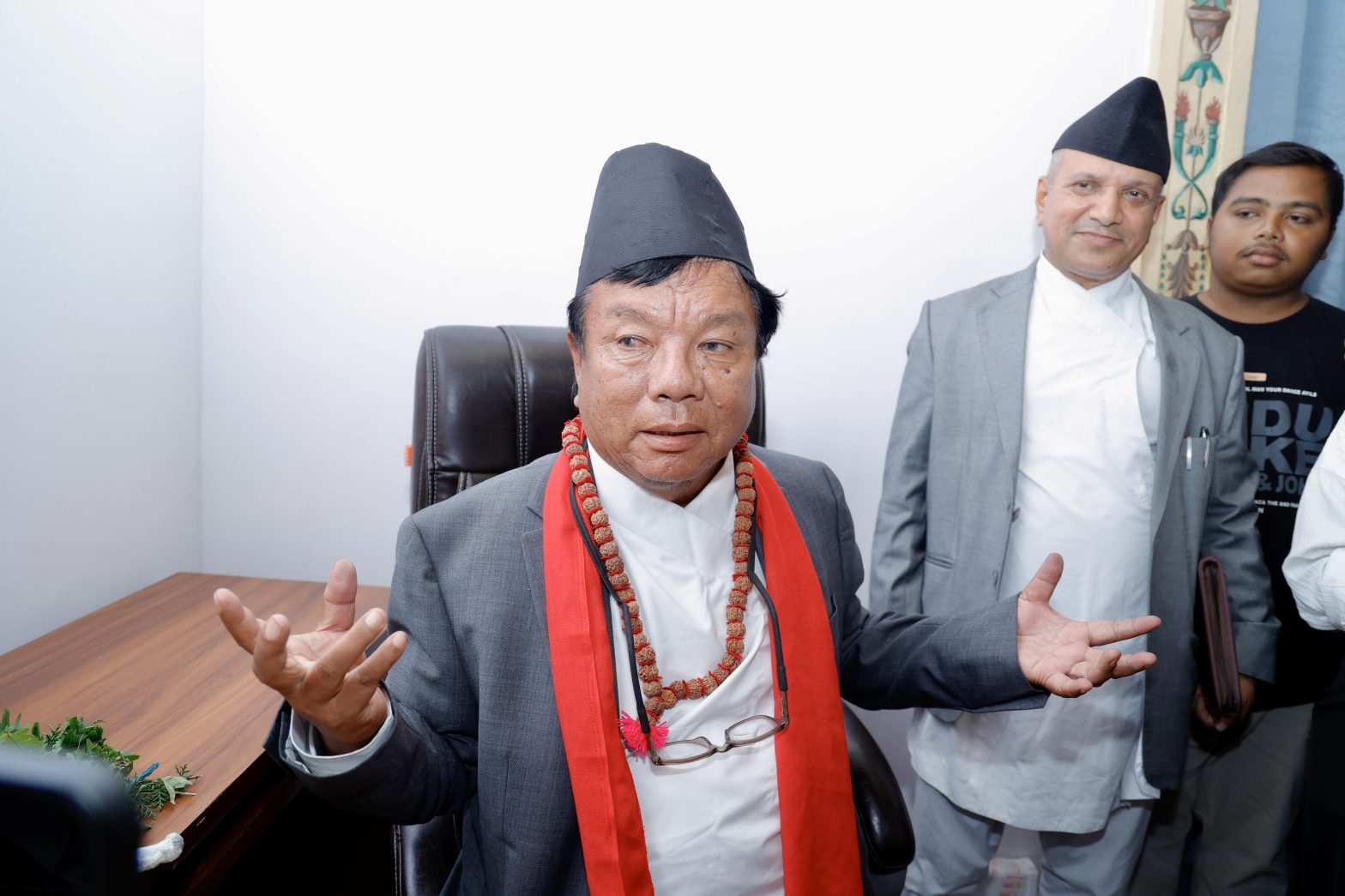 विज्ञानमन्त्री पुनद्वारा पदभार ग्रहण