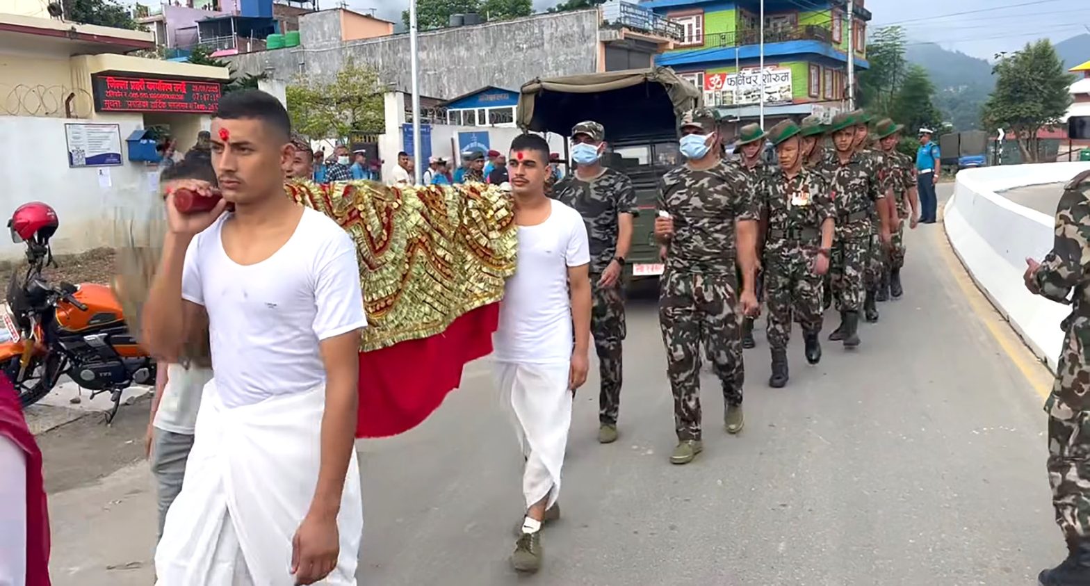 पूजा कोठा एवं दसैँ घरमा भित्र्याइयो फूलपाती
