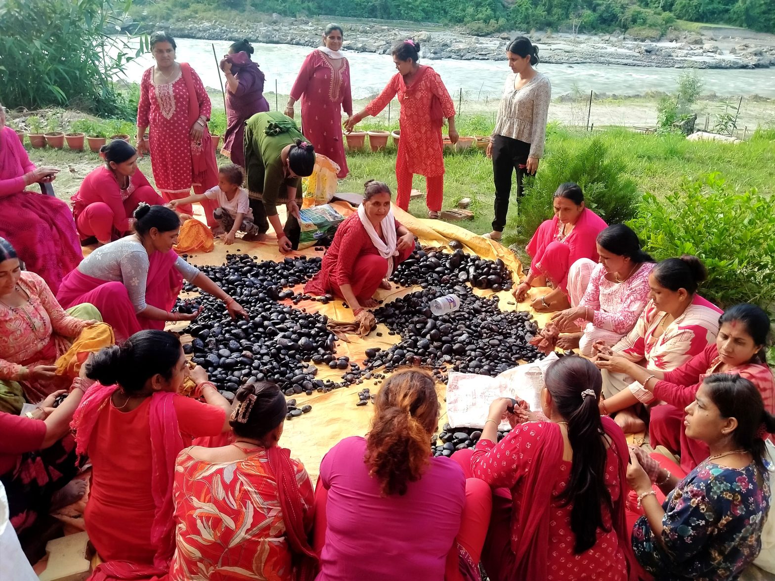 आश्विन शुक्ल पूर्णिमाः आकाशदीप दान, कार्तिक स्नान, तुलसीको विशेष पूजा