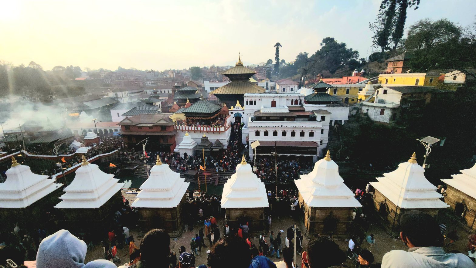 पशुपतिनाथमा दर्शनार्थीको ओइरो