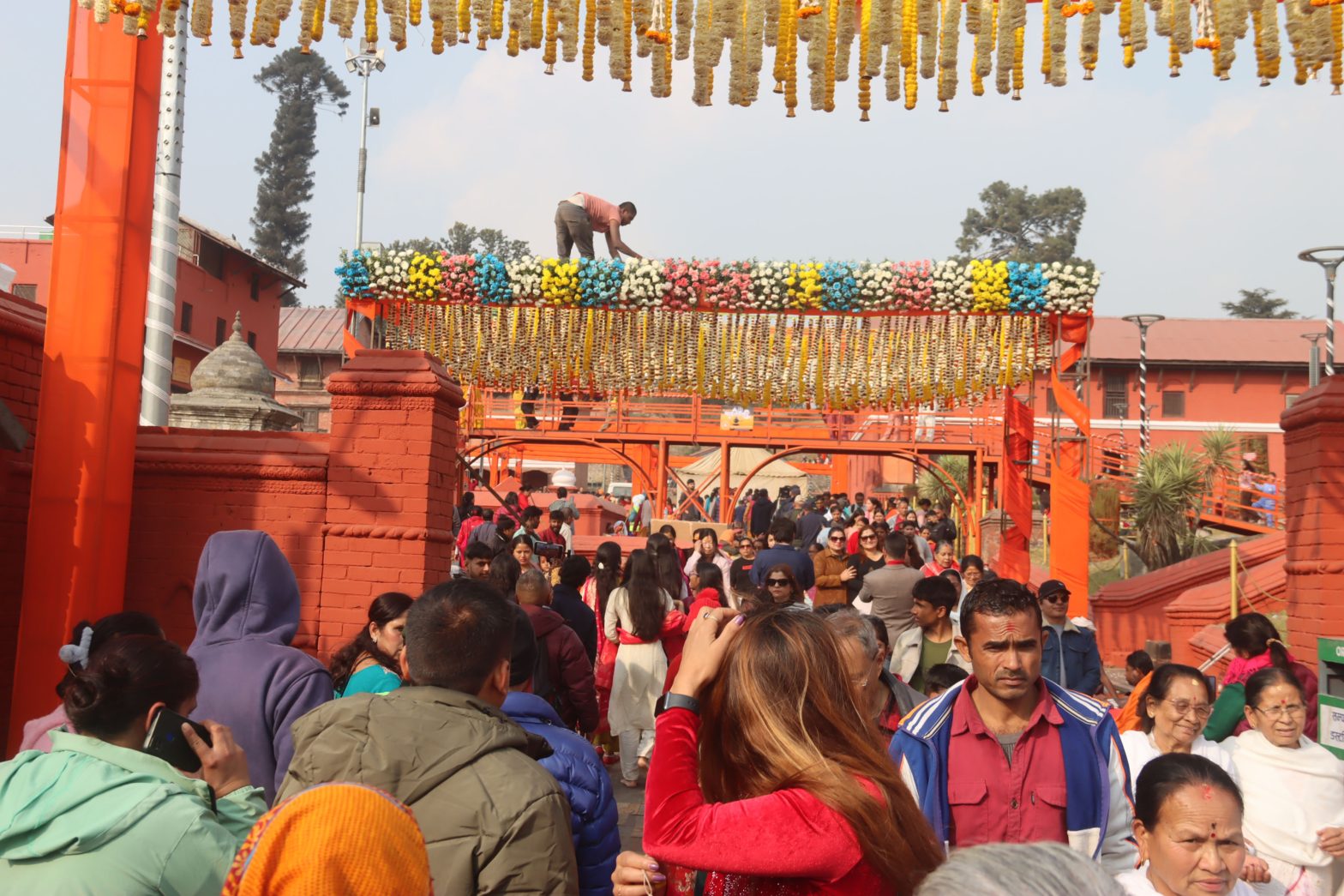 महाशिवरात्रिः पशुपति क्षेत्रमा साधुसन्त र भक्तजनको चहलपहल बढ्यो