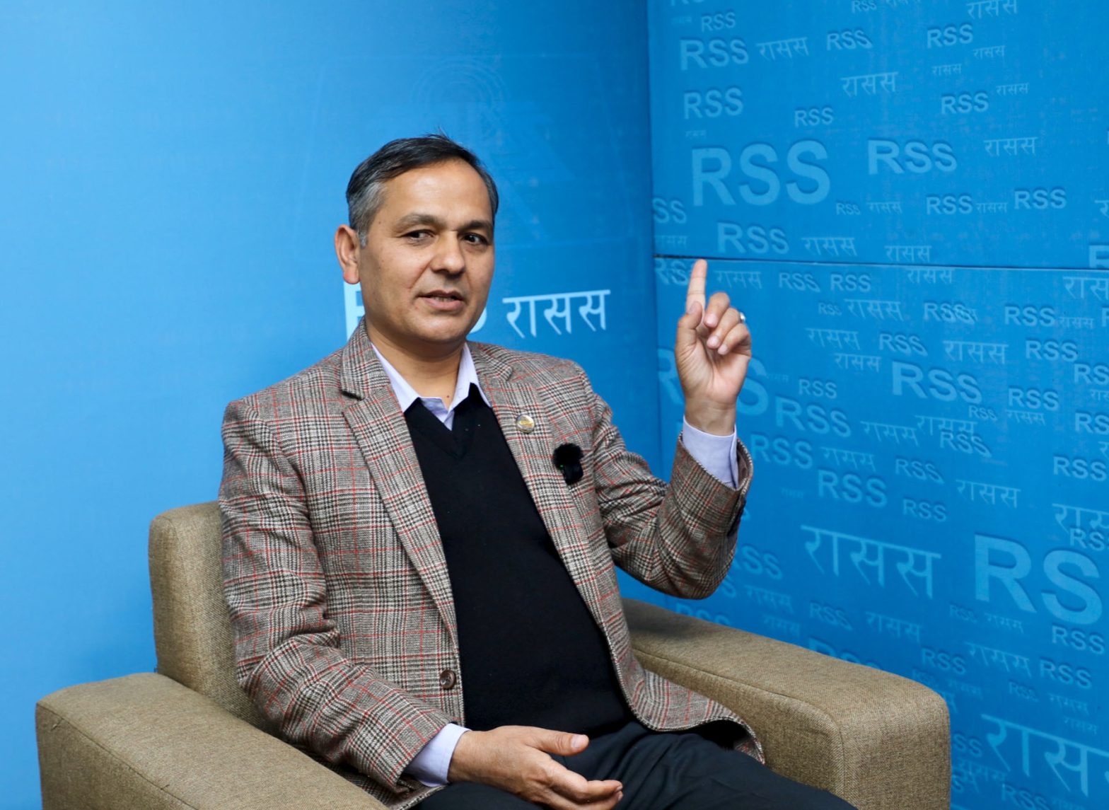 निर्धक्क साथ मतदान गर्न गृहमन्त्री अर्यालको आग्रह