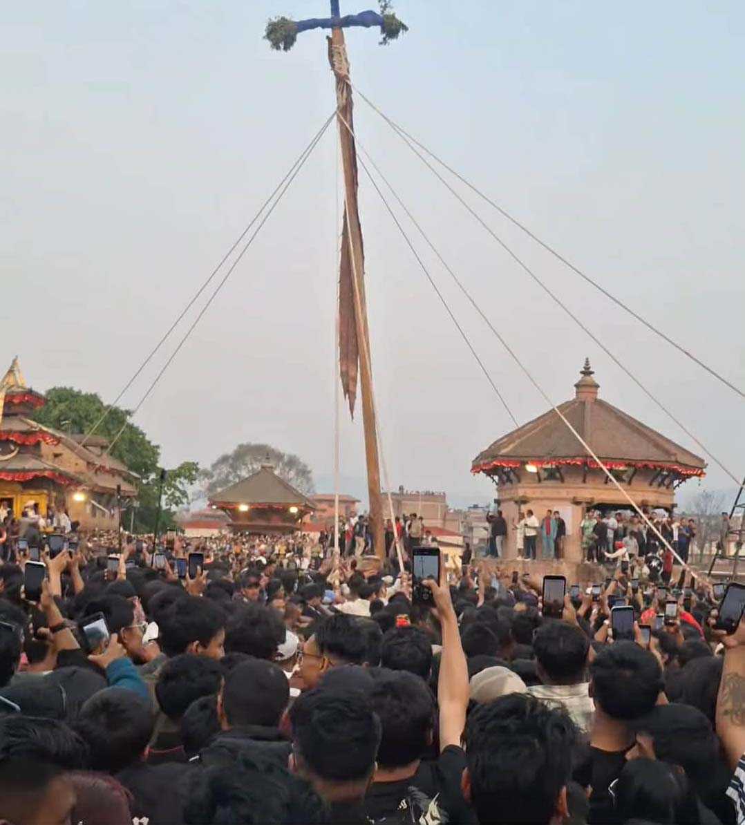 पचपन्न हाते लामो लिङ्गो ढाल्ने जात्रा सम्पन्न