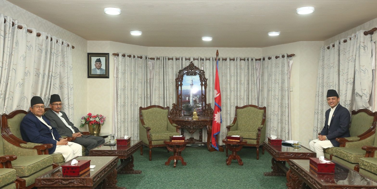सभामुख अर्यालद्वारा पूर्वसभामुखसँग छलफल