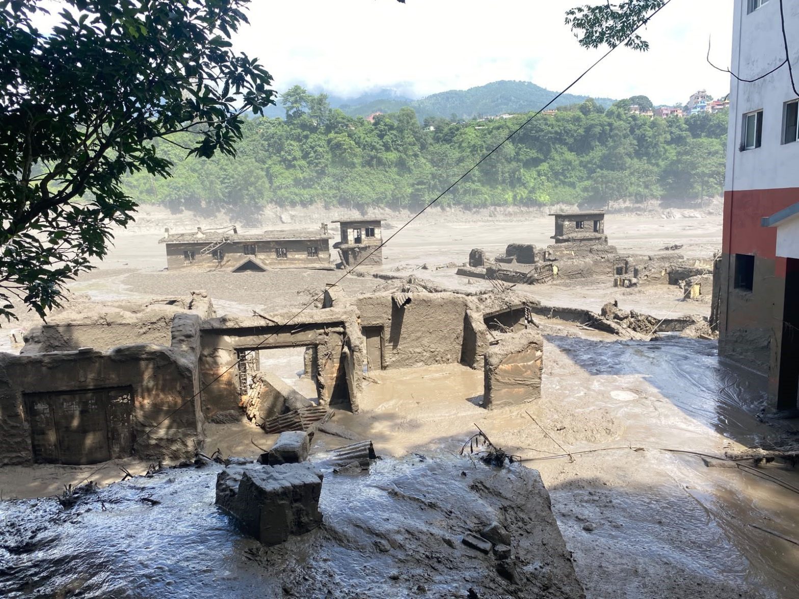 विभिन्न अस्पतालमा यसरी भैराखेको छ शव व्यवस्थापन