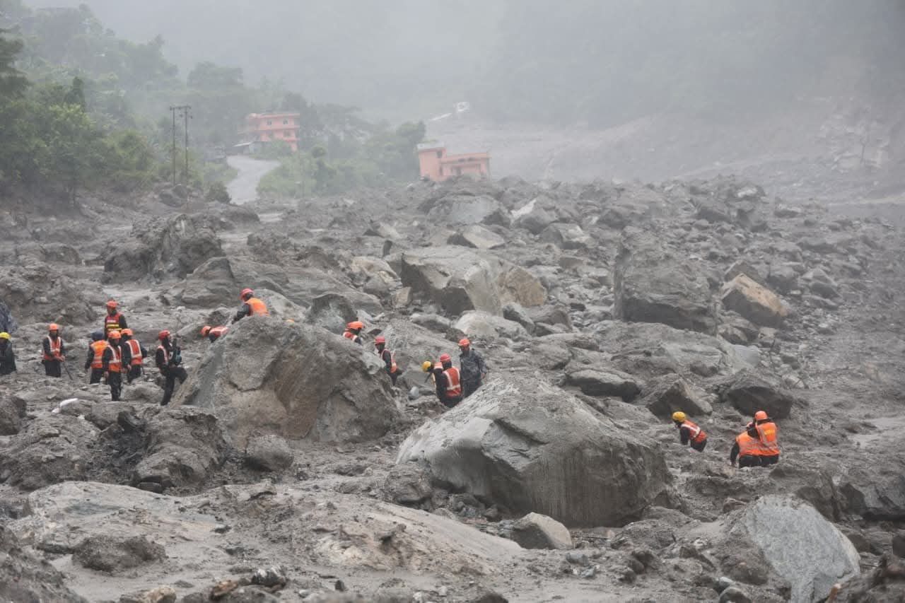 बाढीपछि करिब ८५ अमेरिकी नागरिक अझै बेपत्ता