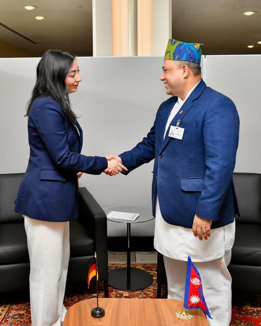 परराष्ट्रमन्त्री खनाल र जर्मनीकी आर्थिक सहयोग तथा विकासमन्त्री राडोभानबीच भेटवार्ता