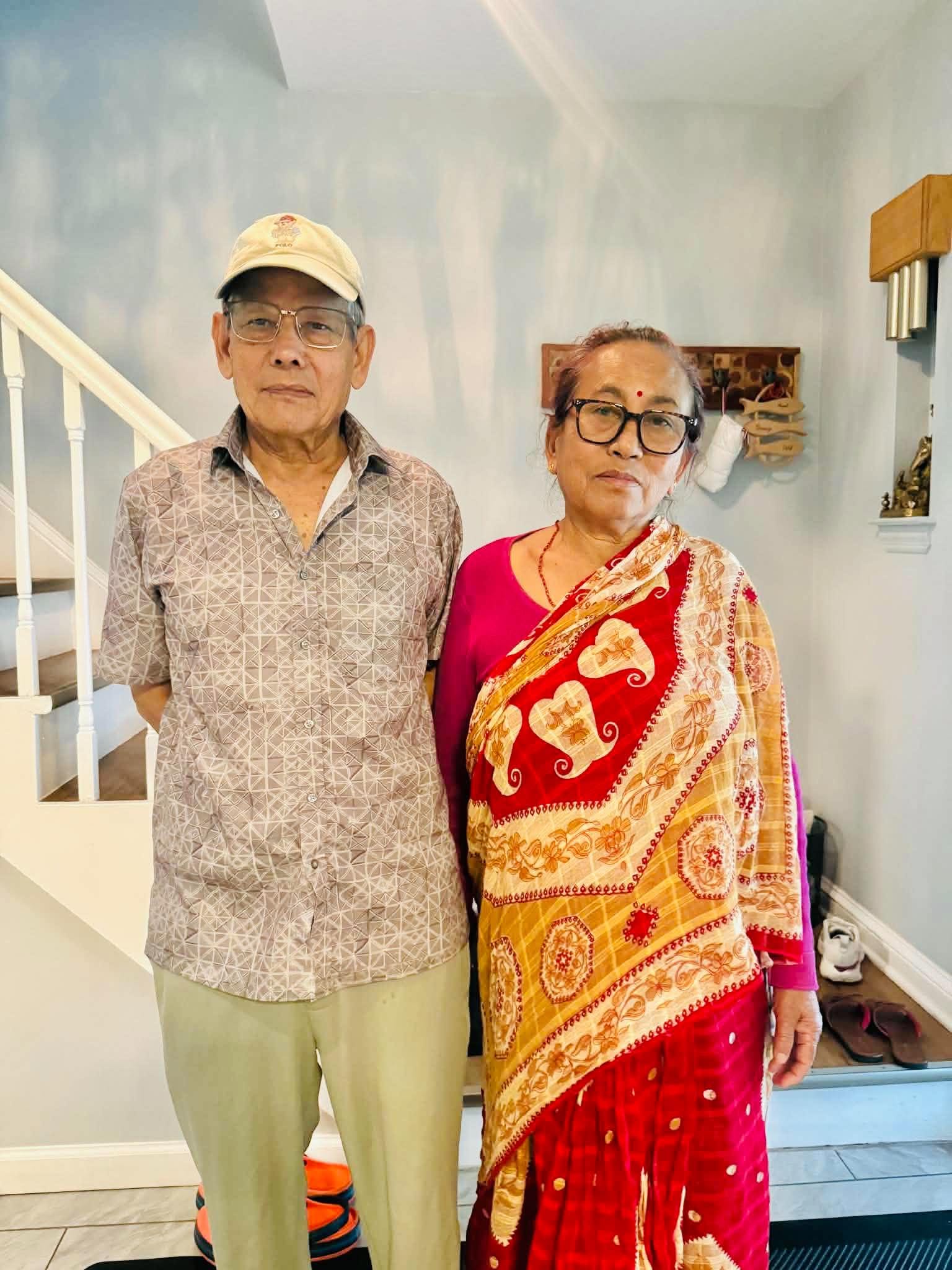 बाढीबाट बल्लतल्ल बाँचेका डंगोल दम्पती